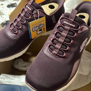 Brand New Skechers Hands free slip-ins. 9.5
